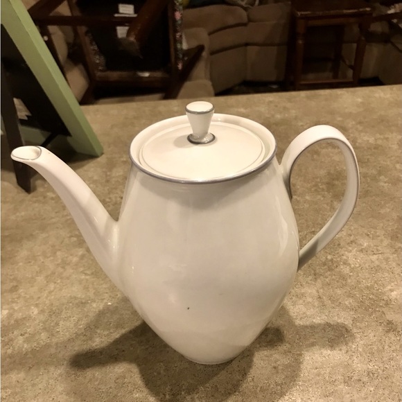 Vintage 1949 Bavaria Schirnding Qualitas Prozellan 78 Teapot with Lid /10 inches - Picture 3 of 7